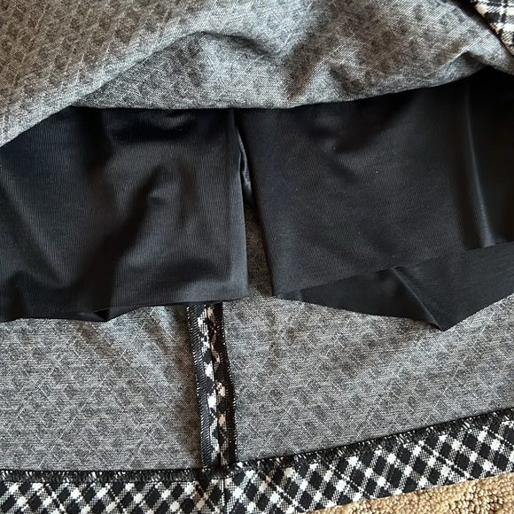 NWT SPANX Black and White Plaid Mini Wrap Ponte Skirt Skort Sz M - Picture 3 of 9